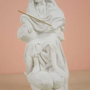 pastor pescador en piedra